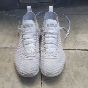 Nike LeBron 16 Buzz lightyear A02588-102